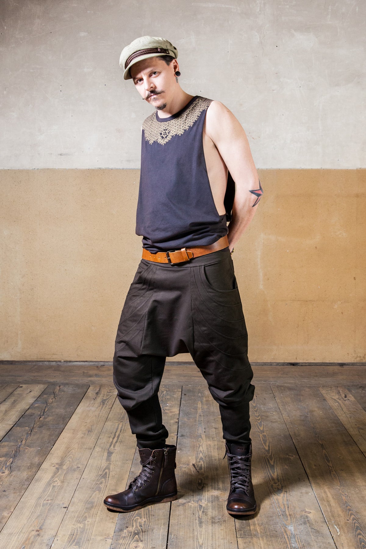 Circle Low Crouch Pant