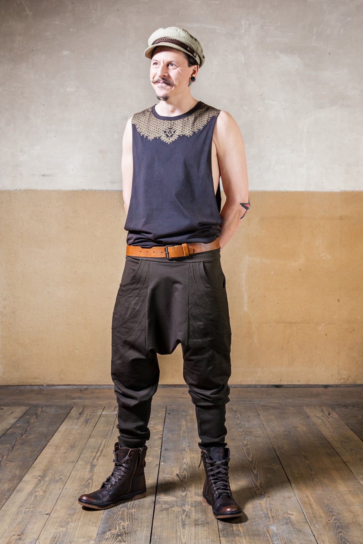 Circle Low Crouch Pant
