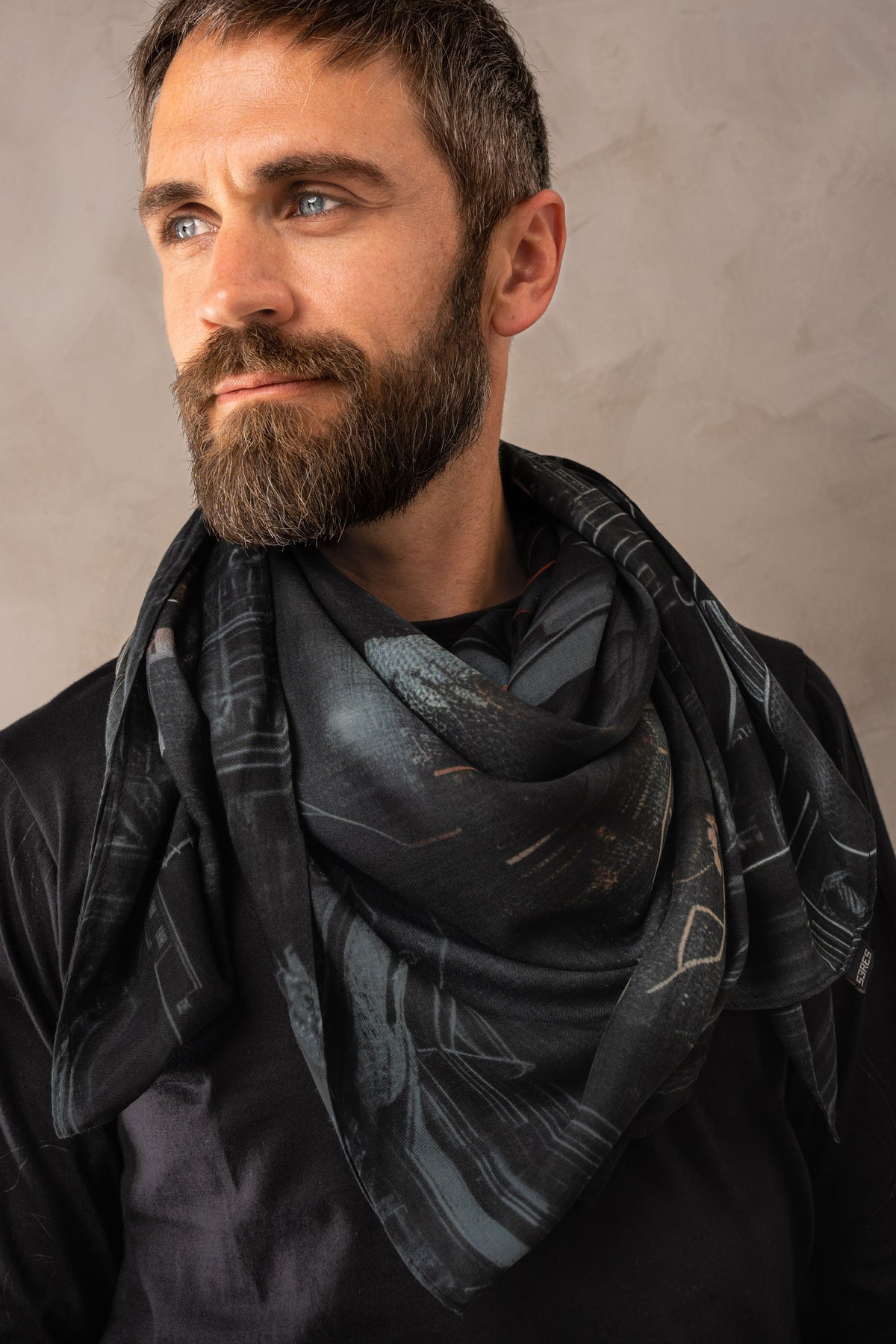 Modal Scarf Dark Crow