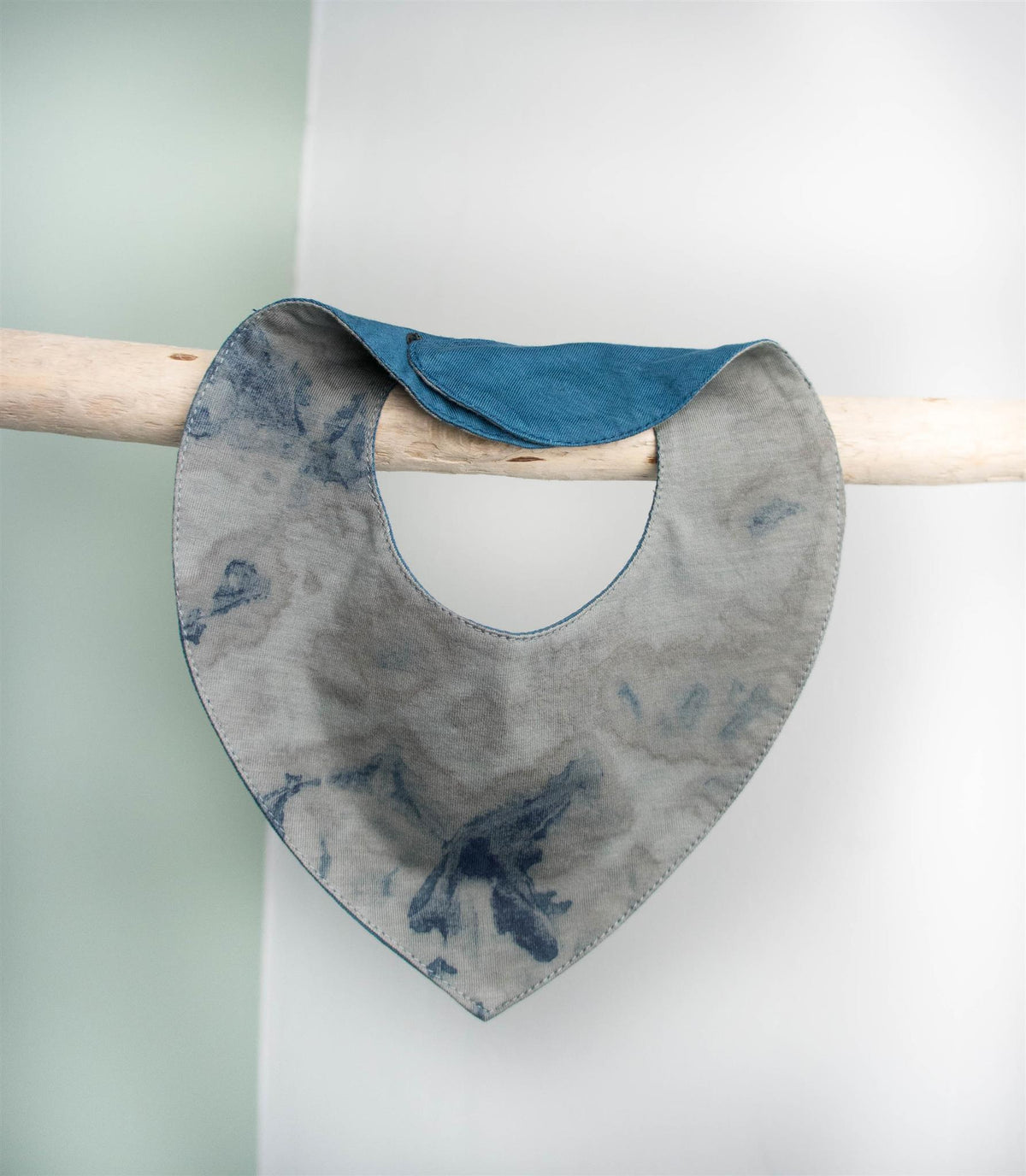 Kids Bib Grey Blue