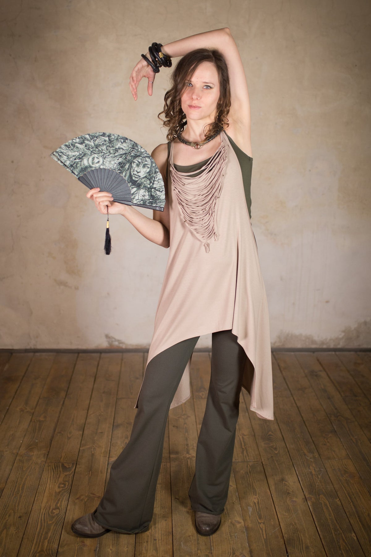 Hand Fan Alice